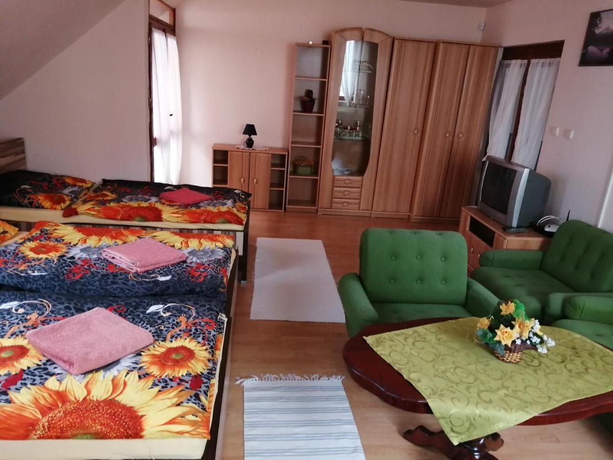 Ubytovanie Emily Dunajska Streda Bagian luar foto